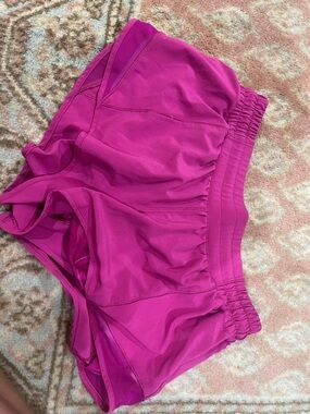 Lululemon Hotty Hot Shorts 2.5